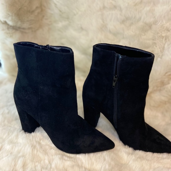 Over ankle black boot heels - Picture 2 of 3